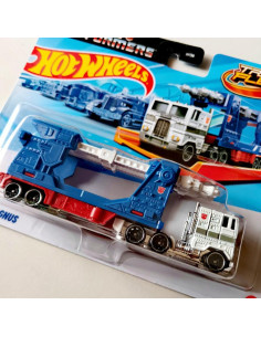 HOT WHEELS ULTRA MAGNUS TRANSFORMERS