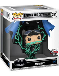 FUNKO POP MOMENT E E  BATMAN AND CATWOMAN